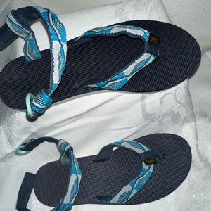 Women’s teva sandals size 9